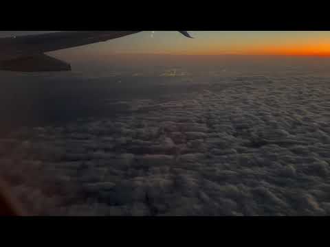 Light orbs spotted in the sky during Chicago to Newark flight, USA