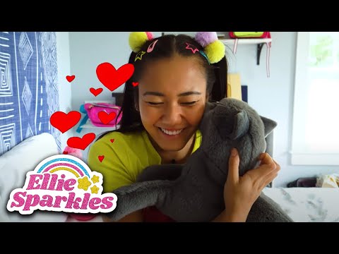 Ellie's New Kitten? | Ellie Sparkles Jr