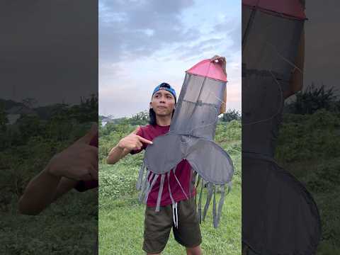 Bentuk Layangan Koko sama boby apa?