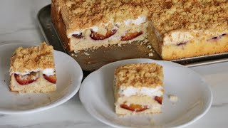 Ciasto słodka chmurka pychotka z owocami ze śliwkami i jabłkiem