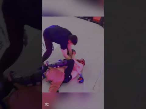 Ce combat aurait pu tourner au désastre en un instant 🫣