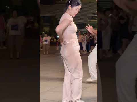 #bestshuffle #dance #fashion #dancer #trend #shuffle #cuttingshapes #shuffling #trending #dancing
