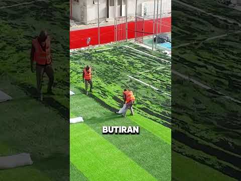 Rahasia Butiran Hitam di Lapangan Bola โ Penyelamat dari Cedera! #shortsindonesia #youtubeshorts