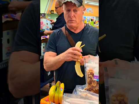 Weird man peels bananas to avoid paying for extra weight🤯#shorts#funny #customer