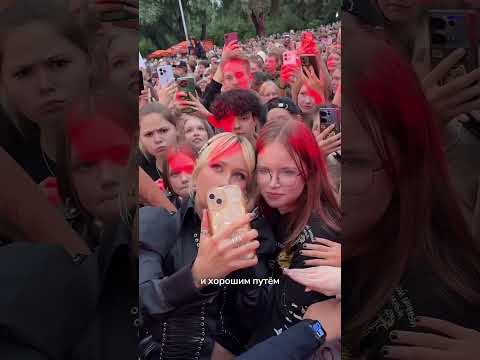 "Своих в обиду не дам!!! ❤️‍🩹 Хочу обнять каждого, чтобы в груди не болело….", - @klavacoca