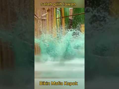 Salah pilih lawan. Mafia ini dibuat tak berdaya oleh pria ini. #film #movie #alurfilmgangster