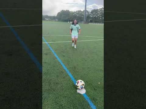 Ne fais pas ça au football… #football #ronaldo #foot #cr7 #mbappe #challenge #messi #footballskills