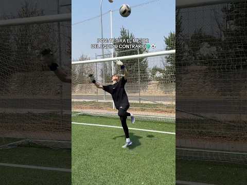 Menciona a tu PORTERO que sea así🧤😅 #shorts #viral #futbol #portero