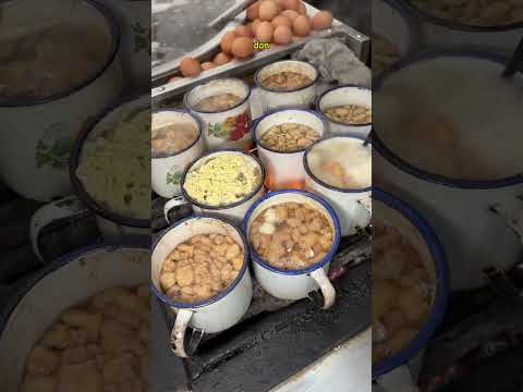 masak mie instan di Cangkir