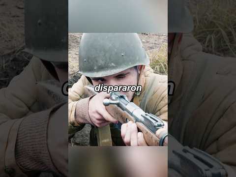Un soldado ata una bomba a un perro😳😳#futurelink #guerra #cine