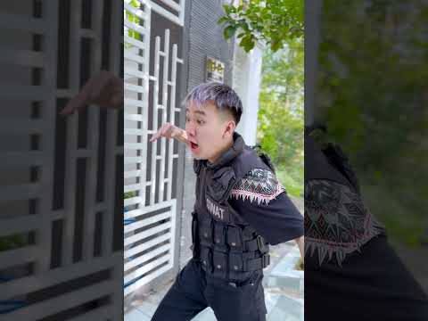 Alpha Hero helps the police identify the traitor in LOVE #short #spiderman #alphahero
