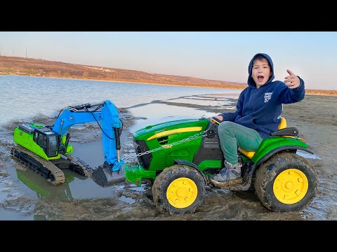 Darius Rescues the Stuck Excavator from Mud!