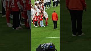 Kimmich high 5 und ❤en mit Kane🤗🥰🥰 #shorts #fcbayern #kimmich #kane #liebe