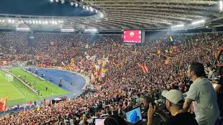 5/9/26 Roma Atalanta: la Curva Sud incendia il pre partita lanciando un coro assordante 