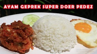COOKING WITH ME AGAIN 🍴🦴!! - Indonesian Ayam Geprek Super Pedas🍗🔥 (english)