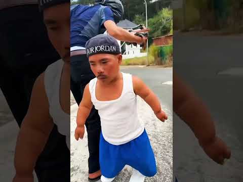 خطرناک پرانک چھوٹے قد والے کے ساتھ #dangerous #prank