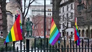 Desata una ola de indignación el retiro de bandera del orgullo de monumento Stonewall