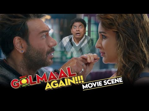 Tabu Shocked as the Gang Experiences Parineeti's Spirit in Golmaal Again Movie Scene