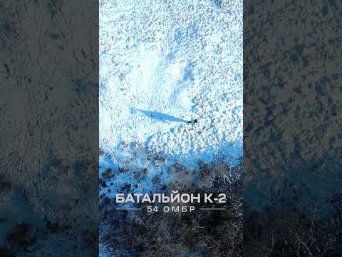 Окупант втікав від дрона і зловив влучний скид собою