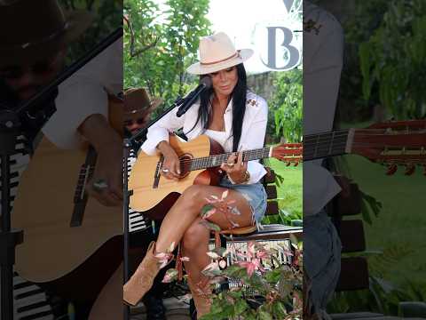 Domingão bom é com modah, boraaahh dar play e curtir sem moderação amoriiiss!!! 💥🎶