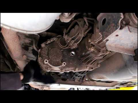 Mitsubishi Pajero 2008 Мицубиси Паджеро 3 2 литра Замена масла в раздатке