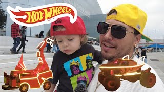 Así reaccionó mi hijo al ver las Monster Trucks por primera vez