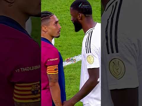شوفوا جنون رافينيا في الملعب!