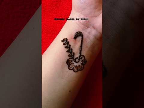 beautiful tattoo mehndi design by safety pin#shorts#viralvideo#mehndi#ytshorts#mehndimaniabynidhi