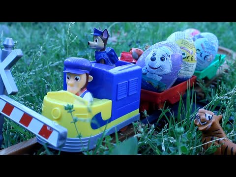 PAW PATROL rescata el TREN de HUEVOS GIGANTES! patrulla canina cachorros train tren juguetes toys