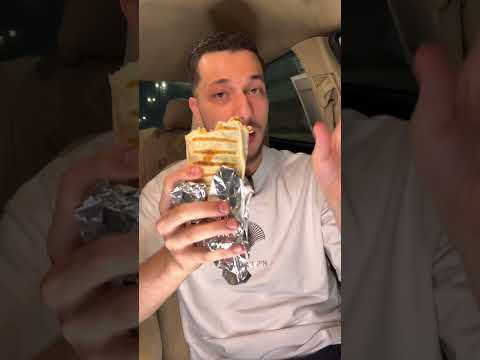 شاورما مطرطعة 😂 من شاورمر #shawarma
