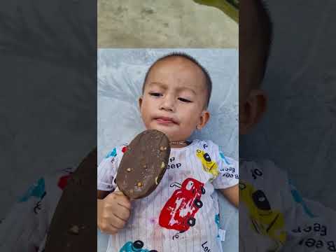 Cậu bé tội nghiệp cần kem để ngủ! 🤣👶🍦