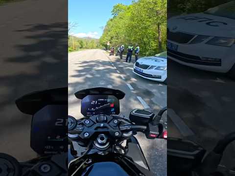 Отказался снять шлем 😎 #police #motolife #дпсбудни #дпс #мото #riderfuture