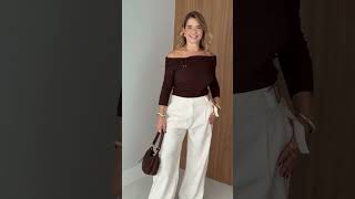 Vídeo adicional 4 do item Blusa Sophie Canelada - Marrom - Elegância com Toque Fashion no Ombro a Ombro