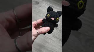 #cat #crochet #crocheteveryday #amigurumi #youtubeshorts #handmade #crocheting #diy #shorts #kawaii