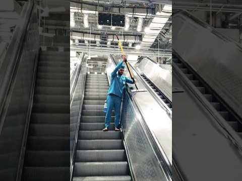 سلالم كهرباء تنظيف النظافه عمال الحرم المكي🕋🤲رائع جداCleaning the workers of Al Haram Al Makki
