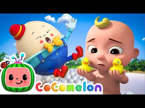 Splash & Sing: 5 Little Ducks + Humpty Dumpty! 🛁🎵 | CoComelon Animal Time | Animals for Kids