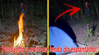 Passamos a noite na lenda do espantalho, mas não foi uma boa ideia.