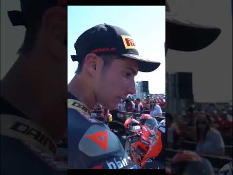 Rinaldi'nin Annesi #toprakrazgatlıoğlu hayranı çıkıyor. #motogp #wsbk #shorts