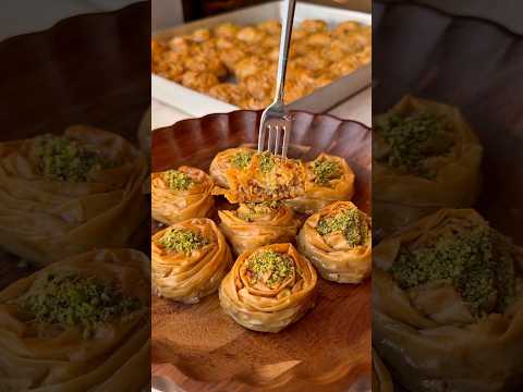Gül baklava🌹#food #recipe #tarif #cooking #pratiktatlitarifleri #globalcuisine #baklava #gülbaklava