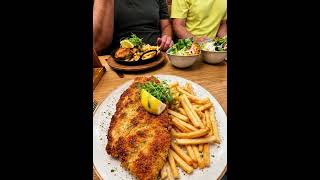 Extrem leckeres Schnitzel im Wirtshaus Vaihingen in Stuttgart! 🥩 #shorts #stuttgart #schnitzel #food