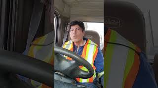 Remolcado camion petrolero en monta~na arriba.