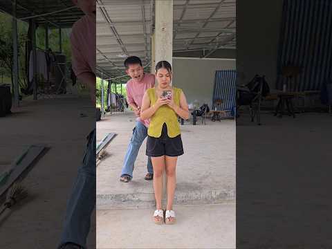 ใครมาสะกิด Who came to poke me? #couples #funny