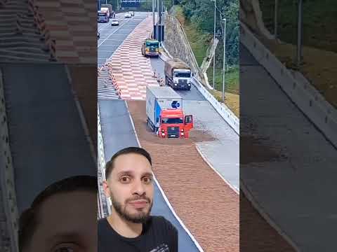 dos camiones se quedan sin frenos al mismo tiempo! 😱 #short #viral #virales #shortsviral #shortvideo