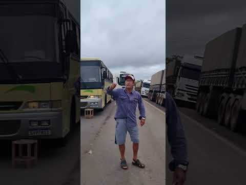 TRABALHADOR ENQUADRA BOLSONARISTAS EM BLOQUEIO NO TOCANTINS