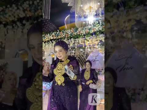 Mengapa Perempuan Madura Suka Pamer Emas?