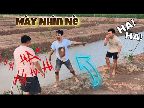 Bốn Thằng To Con Hợp Tác Thì Mấy Thằng Nhỏ Lên Bờ Xuống Mương 