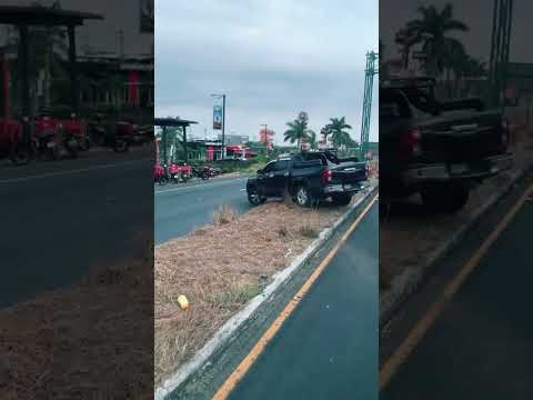 Llegando 🏝️a escuintla 🇬🇹en esta hermosa toyota hilux dale like 👍 comparte 😎