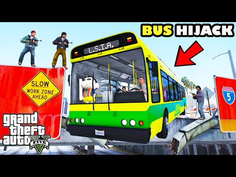 Franklin's New Bus Hijacked By Gangsters In GTA 5 | SHINCHAN and CHOP