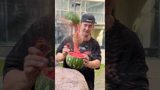 как разрезать арбуз без ножа👌 тгк:КОЛЁК