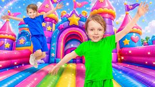 ¡Encuentra las Cajas Escondidas! Un Reto Gigante en el Castillo Inflable